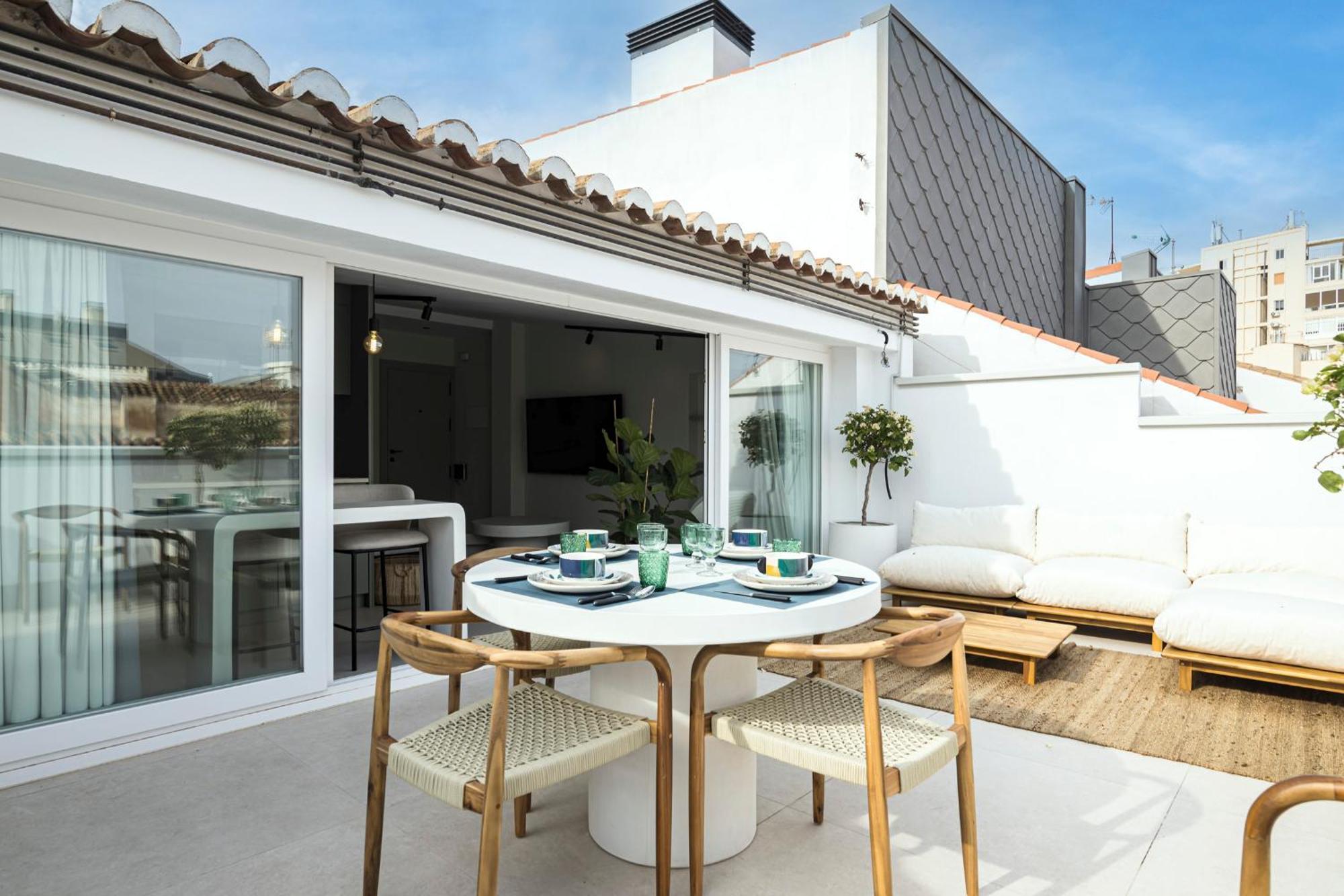 Atarazanas Suite, Atico Con Terraza Malaga Luaran gambar