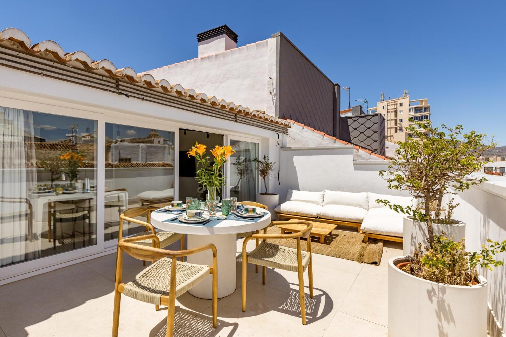 Atarazanas Suite, Atico Con Terraza Malaga Luaran gambar